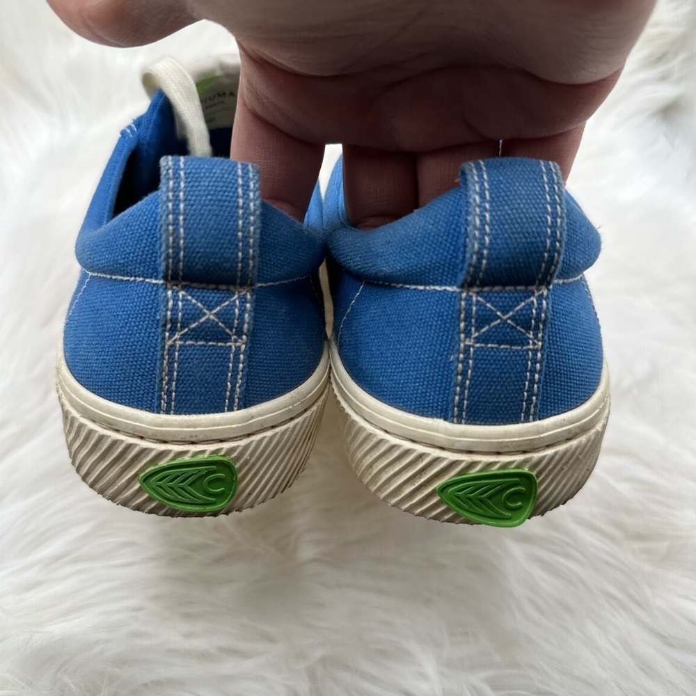 Cariuma Pantone Blue Canvas Sneakers Size 8.5 Women 7 Men - Picture 9 of 9